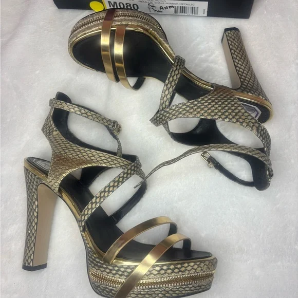 Donald J. Pliner Gold and Black Heels - Picture 6 of 15